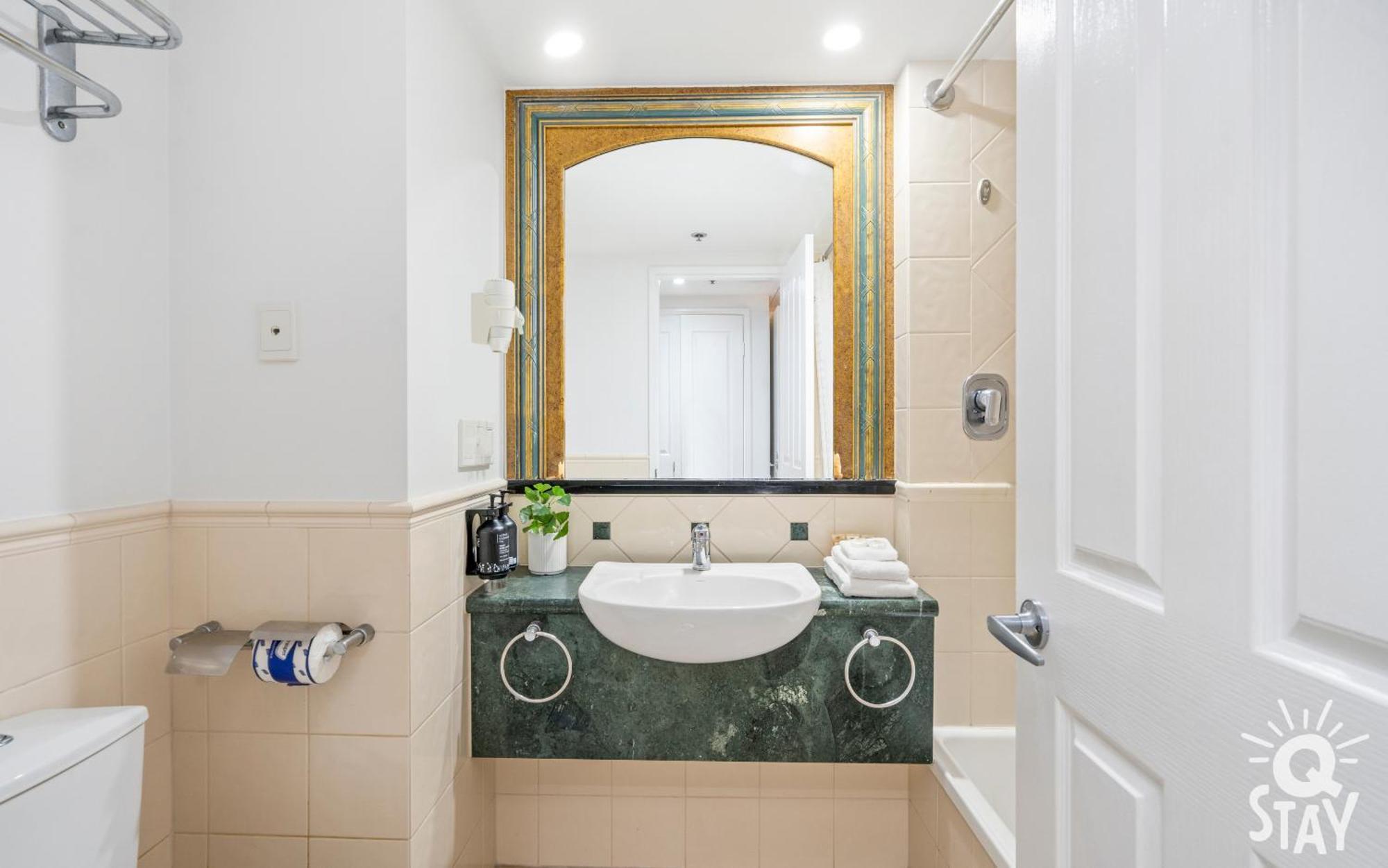 Legends Apartments - Qstay Gold Coast Buitenkant foto