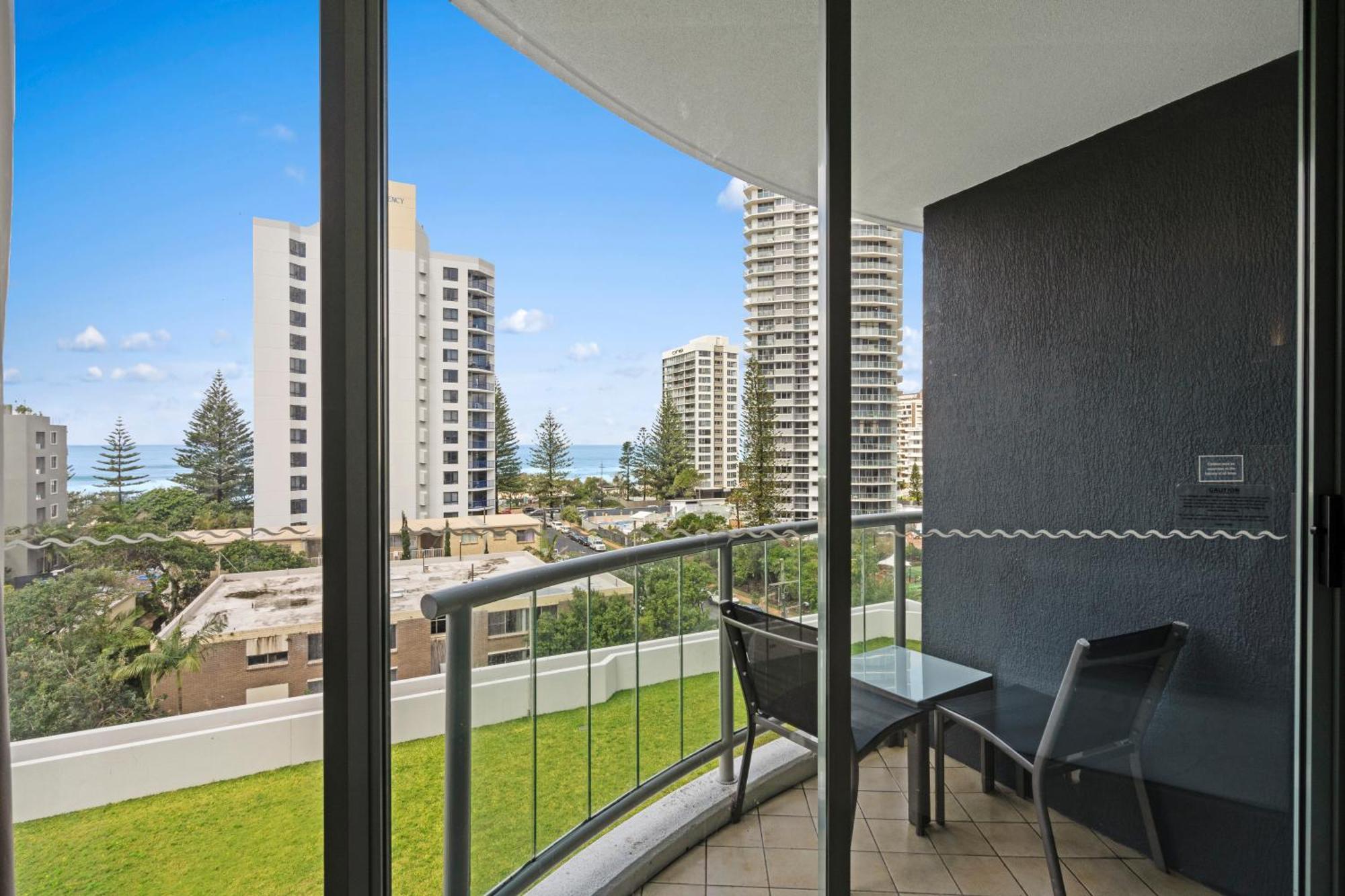 Legends Apartments - Qstay Gold Coast Buitenkant foto